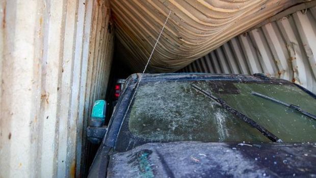 Chevrolet Silverado yang tenggelam di laut