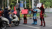 Kampanye stay at home atau tinggal di rumah saja terus digencarkan di Makassar, Sulawesi Selatan (Sulsel). (dok. Komunitas Om Robot)