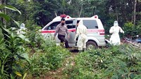 Jasad pasien pria berusia 68 tahun itu dimakamkan di pemakaman warga di desanya tempat ia tinggal  dengan alasan kemanusiaan, warga Kalibunder menerima pemakaman jasad berstatus PDP.