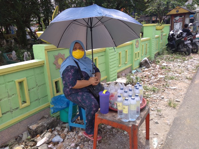Para pedagang bunga untuk ziarah kubur di Medan (Datuk Haris-detikcom)