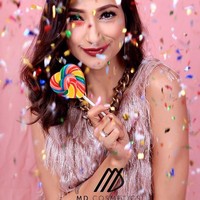 Rahma Azhari adalah salah satu selebriti Indonesia yang memiliki darah India dalam dirinya. Wanita yang telah membintangi sejumlah sinetron dan film layar lebar ini namanya cukup terkenal di tahun 90an sampai awal 2000an. Foto: Instagram @raazharita