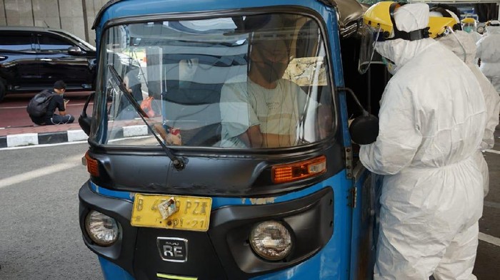 Drive-thru Rapid Test di Kemenhub