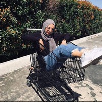 Wanita yang tinggal di Pattani, Thailand ini pun disebut sebagai kembaran Lisa Blackpink, karena kemiripan wajah yang dimiliki keduanya. Foto: Instagram