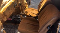 Di dalam kabin tentunya nuansa berbulu juga dijumpai. Mulai dari setir, dasbor, jok, hingga lantainya berbulu. Foto: motor1