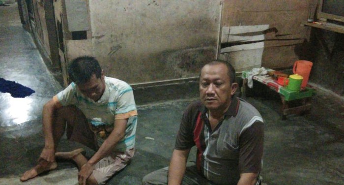 Suasana di rumah Atek saat polisi datang (dok. Istimewa)