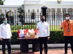 Pemerintah Mulai Salurkan Bantuan Sembako Lewat Pos Indonesia