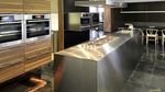 Ini Dapur Harry Styles hingga Selena Gomez yang Keren