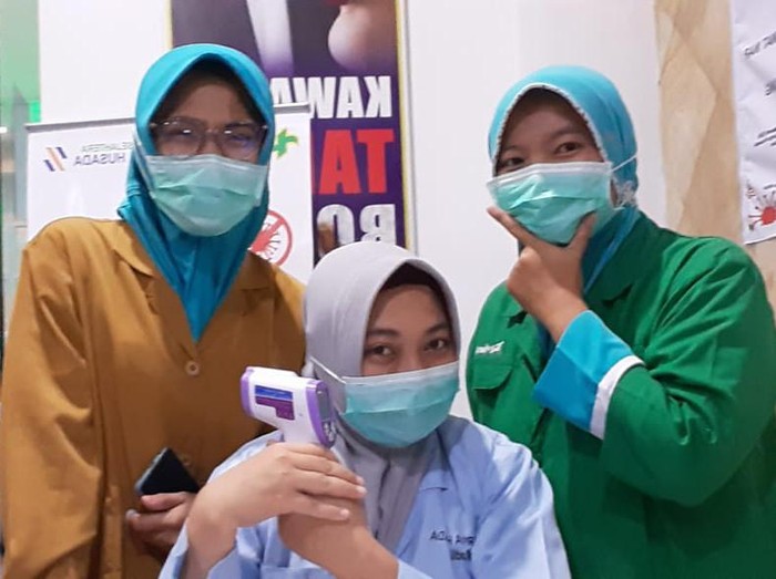 Banyaknya pasien yang terinfeksi COVID-19, tak jarang tenaga kesehatan memiliki perasaan was-was saat bertugas. Apalagi perasaan duka dan was-was juga menimpa tim medis RS Griya Husada di kota Madiun.