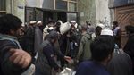 Jelang Ramadhan, Pekerja Harian Afghanistan Terima Gandum Gratis
