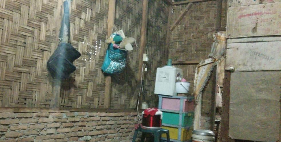Suasana di rumah Atek saat polisi datang (dok. Istimewa)
