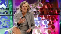 Tidak melulu soal perusaahan inovasi teknologi, kini ada juga seorang wanita yang menjadi pemimpin perusahaan pertanian di Amerika yaitu Beth E. Ford. Beliau  paling terkenal karena menjadi CEO Land OLakes, koperasi pertanian Amerika yang dia pimpin pada 2018. Ford memulai usahanya dari bisnis jagung. Sarah Silbiger/Bloomberg via Getty Images.
