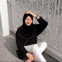 Bentuk wajah mulai dari hidung hingga mata Sanwanee memang terlihat mirip Lisa Blackpink, bahkan senyumnya juga disebut persis dengan idol berusia 23 tahun yang juga berasal dari Thailand Foto: Instagram