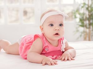 100 Nama Bayi Perempuan Bahasa Inggris dan Artinya, Lengkap dari Huruf A - Z