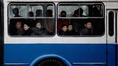 Potret Langka Lalu Lalang Kendaraan di Negara Kim Jong Un
