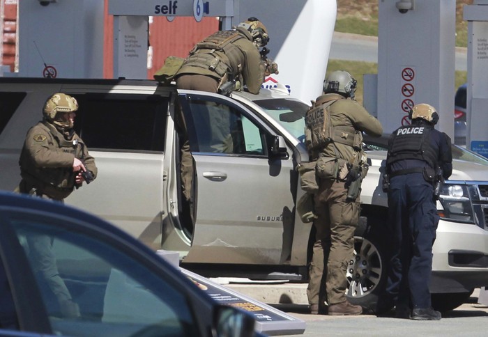 16 Orang Tewas Imbas Penembakan Brutal di Kanada Seorang pria melakukan penembakan di sebuah pedesaan di Nova Scotia, Kanada pada Sabtu (18/4) malam.16 Orang tewas dalm insiden tersebut.