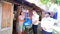 Paket bantuan dengan total nilai sebesar Rp. 1,3 milyar tersebut berisikan sembako yang disalurkan secara serentak oleh Kantor Induk, Unit Pelaksana Pelayanan Pelanggan (UP3), Unit Pelaksana Pengatur Distribusi (UP2D), dan seluruh Unit Layanan Pelanggan (ULP) di wilayah kerja PLN UIW Sumbar. Istimewa/Dok. PLN
