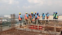 Proyek itu kini mencapai tahap pengecoran Roof Top Tower C, yang sesuai jadwal dengan progress pembangunan yang telah dijanjikan. Hal ini dilakukan mengingat tingginya kepercayaan para Investor untuk melakukan investasi property di Pacific Garden, dan juga sebuah bukti akan melaksanakan tanggung jawab amanat para Investor. Foto: dok. Pacific Garden