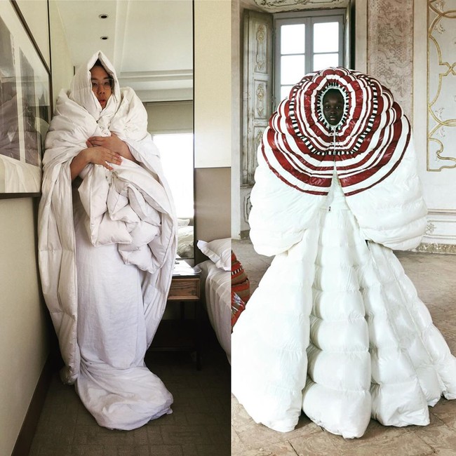 Pria ini cukup beruntung bisa mengkarantina diri dengan nyaman di sebuah hotel. Ia menggunakan selimut hotel untuk meniru baju couture desainer. Foto: Instagram @neoliberalarts