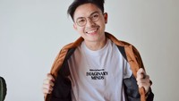 Billy Joe Ava atau akrab disapa Billy sering mengunggah video dirinya saat menyanyikan lagu orang lain (cover). Di Instagram ia juga populer dengan followers mencapai 457.000.  Foto: Instagram billyjoeava