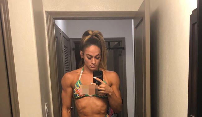Ibu satu anak itu sering mengunggah foto-foto yang memamerkan tubuh kekarnya di akun Instagram-nya. Ia terkadang juga memberi semangat orang-orang untuk berolahraga. Janice pun kerap berbagi bercerita mengenai profesinya sebagai bodybuilder yang sering mengikuti berbagai kompetisi. (Foto: Instagram/@jayfromhouston)