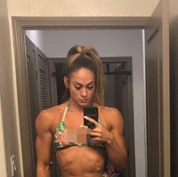Ibu satu anak itu sering mengunggah foto-foto yang memamerkan tubuh kekarnya di akun Instagram-nya. Ia terkadang juga memberi semangat orang-orang untuk berolahraga. Janice pun kerap berbagi bercerita mengenai profesinya sebagai bodybuilder yang sering mengikuti berbagai kompetisi. (Foto: Instagram/@jayfromhouston)