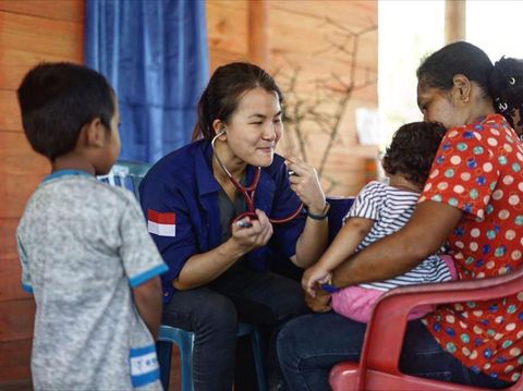 dr. Debryna Dewi Lumanauw.