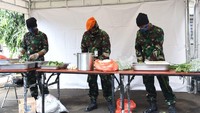 Tujuan didirikannya Dapur Umum TNI-Polri adalah dalam rangka sedikit meringankan beban saudara-saudara kita (warga) yang sedang mengalami kekurangan.
