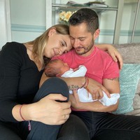 Jake dan Hannah menggambarkan kehidupan mereka di tahun pertama menjadi orangtua adalah seperti mimpi yang nyata. Meskipun melewati lockdown, namun mereka bersyukur bisa menghabiskan waktu bersama keluarga.  Foto: Instagram @jake_graf5