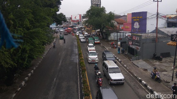 Suasana jalanan Kota Cimahi