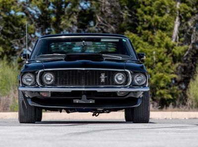 Potret Ford Mustang Jumbo Milik Mendiang Paul Walker yang Dilelang