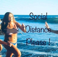 Inilah unggahan terakhirnya di Facebook pada 7 April. Di tengah virus Corona, Ashley mengingatkan untuk tetap melakukan social distancing.  Foto: Facebook, Playboy