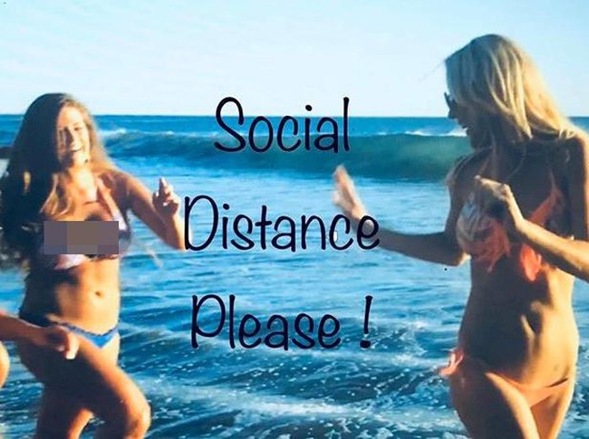 Inilah unggahan terakhirnya di Facebook pada 7 April. Di tengah virus Corona, Ashley mengingatkan untuk tetap melakukan social distancing.  Foto: Facebook, Playboy