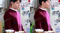 Wajah tampannya semakin terlihat tampan saat Lee Kyu Hyung memakai sweater maroon. Dalam salah satu adegan drama, di hadapannya sudah terlihat gelas-gelas filter kopi. Foto: Instagram kyuhyung_fan/290_83
