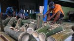 Melihat Pembuatan Kentongan