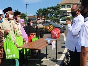 BLK Lombok Timur Salurkan 500 Paket Sembako ke Warga Terdampak Corona
