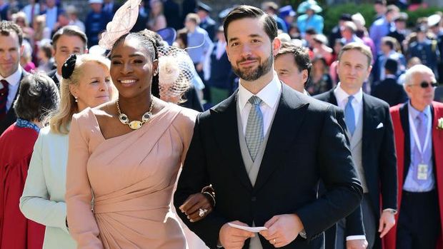 WINDSOR, UNITED KINGDOM - MAY 19:  Serena Williams and her husband Alexis Ohanian arrive for the wedding ceremony of Britain's Prince Harry and US actress Meghan Markle at St George's Chapel, Windsor Castle on May 19, 2018 in Windsor, England. (Photo by Ian West - WPA Pool/Getty Images)