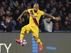 Arturo Vidal diboyong Barcelona dari Bayern Munich di tahun 2018. Gelandang bertenaga dengan gaya rambutnya yang khas ini sudah berusia 33 tahun(Getty Images/Francesco Pecoraro)