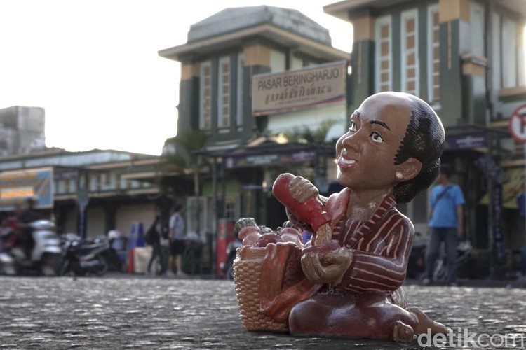 Romantisme Jogja dengan berbagai keindahan alam, seni dan budaya jadi magnet yang kuat untuk terus dieksplore. Seperti yang terekam dalam foto-foto karya Fauzie Helmy ini.

Kerinduan akan Jogja semakin terasa di tengah Pandemi Corona yang melanda hampir ke seluruh dunia termasuk Indonesia. Untuk mengobati rasa rindu, detikcom mencoba mengangkat keindahan kota Jogja dengan bentuk yang berbeda.
