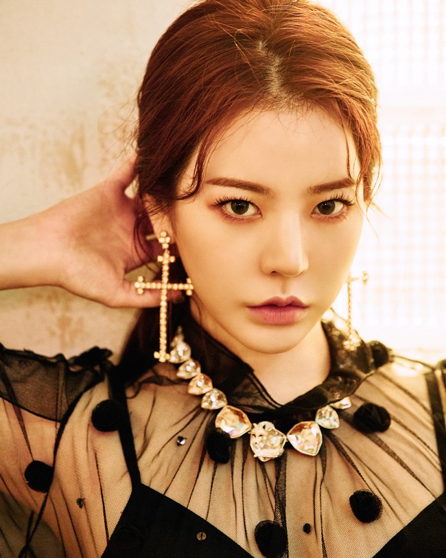 Personel SNSD Sunny mengungkap kalau dia lebih memilih hidup single. Namun ia menyatakan tidak menentang pernikahan. Kencan dan menikah adalah pilihan tapi bukan keharusan, katanya. Foto: Instagram