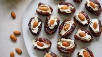 Kreasi kurma ini bisa dibuat untuk mengusir rasa bosan saat harus menyantap kurma selama sebulan penuh. Selain enak, kurma juga kaya nutrisi yang baik untuk menjaga kesehatan selama bulan Ramadhan. Foto: instagram