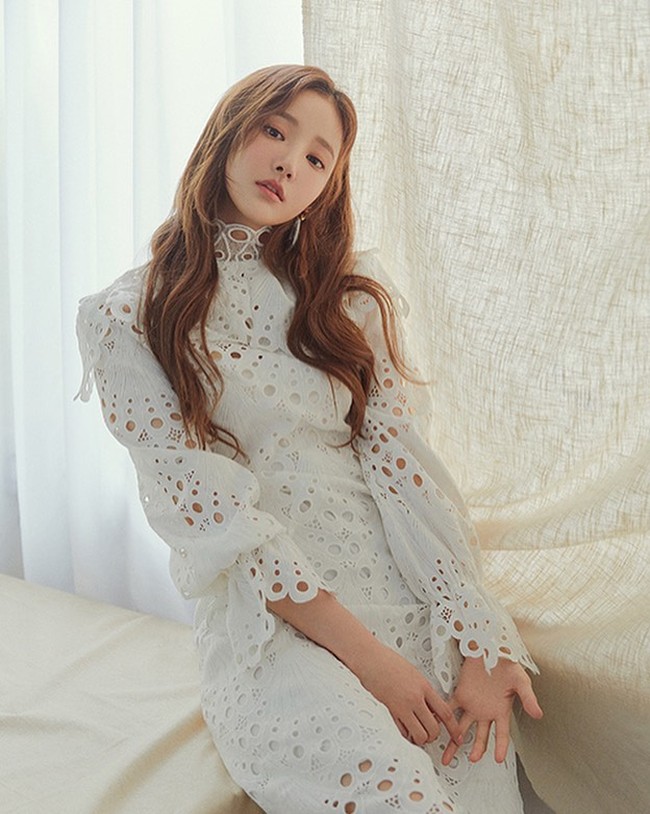 Saat jadi bintang tamu dalam talkshow Kwowing Bros, Yeonwoo mantan personel Momoland mengatakan impiannya saat kecil yang tidak terwujud sampai besar adalah jadi anak orang kaya. Mimpiku saat kecil adalah jadi anak orang kaya. Namun ayahku tidak bekerja cukup keras, katanya. Saat Heechul Suju yang menjadi pemandu talkshow berkata kalau dia masih bisa membuat anak yang dilahirkannya jadi anak orang kaya, Yeonwoo menjawab kalau ingin hidup sendiri dan menjadi dirinya apa adanya. Alasannya, karena ingin menikmati hasil jerih payahnya dengan bebas. Foto: Instagram