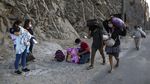 Menyedihkan Warga Peru Mudik dengan Berjalan Kaki