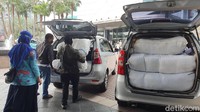 Donasi berupa APD hingga asupan makanan diberikan kepada RS, puskesmas, hingga tempat pemakaman umum (TPU) di berbagai daerah.