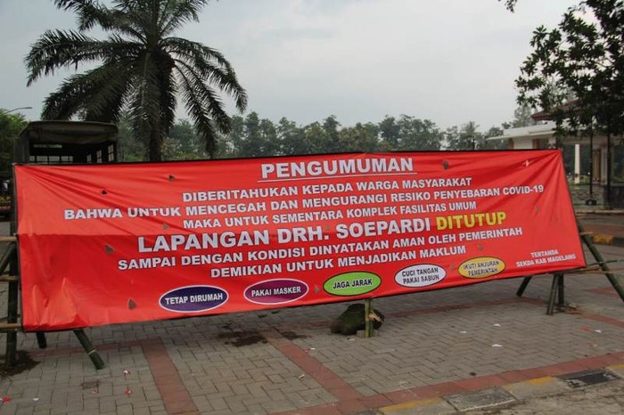 spanduk Pemkab Magelang Tutup Lapangan Drh Soepardi
