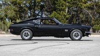 Mobil muscle car ini hanya diproduksi sekitar 1.358 unit. Sudah pasti jadi barang buruan para kolektor. Foto: Autoevolution