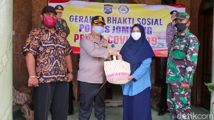 Baksos Jelang Ramadhan Ringankan Beban Warga Terdampak Corona Di Jombang