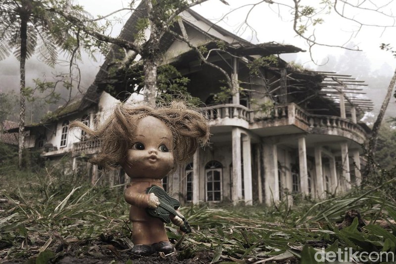 Romantisme Jogja dengan berbagai keindahan alam, seni dan budaya jadi magnet yang kuat untuk terus dieksplore. Seperti yang terekam dalam foto-foto karya Fauzie Helmy ini.

Kerinduan akan Jogja semakin terasa di tengah Pandemi Corona yang melanda hampir ke seluruh dunia termasuk Indonesia. Untuk mengobati rasa rindu, detikcom mencoba mengangkat keindahan kota Jogja dengan bentuk yang berbeda.