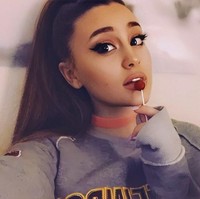 Pesanku untuk Ariana, terima kasih telah menjadi panutan bagian anak-anak muda. Dia benar-benar menginspirasi saya dan orang lain, puji Paige. (Foto: Instagram/@paigeniemann)