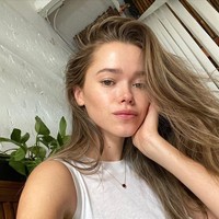 Punya wajah yang sudah flawless membuat Valeria pun jarang tampil dengan makeup yang tebal. Ia bahkan tak ragu pamer wajah polos tanpa makeup.  Foto: Instagram