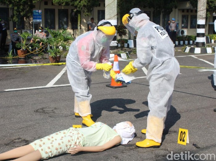Aparat polisi-TNI di Ciamis latihan pemakaman korban COVID-19